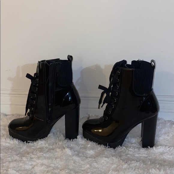 Bottes noires// black boots - Picture 2 of 3